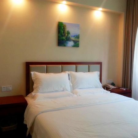 Ji Hotel Шанхай Екстериор снимка